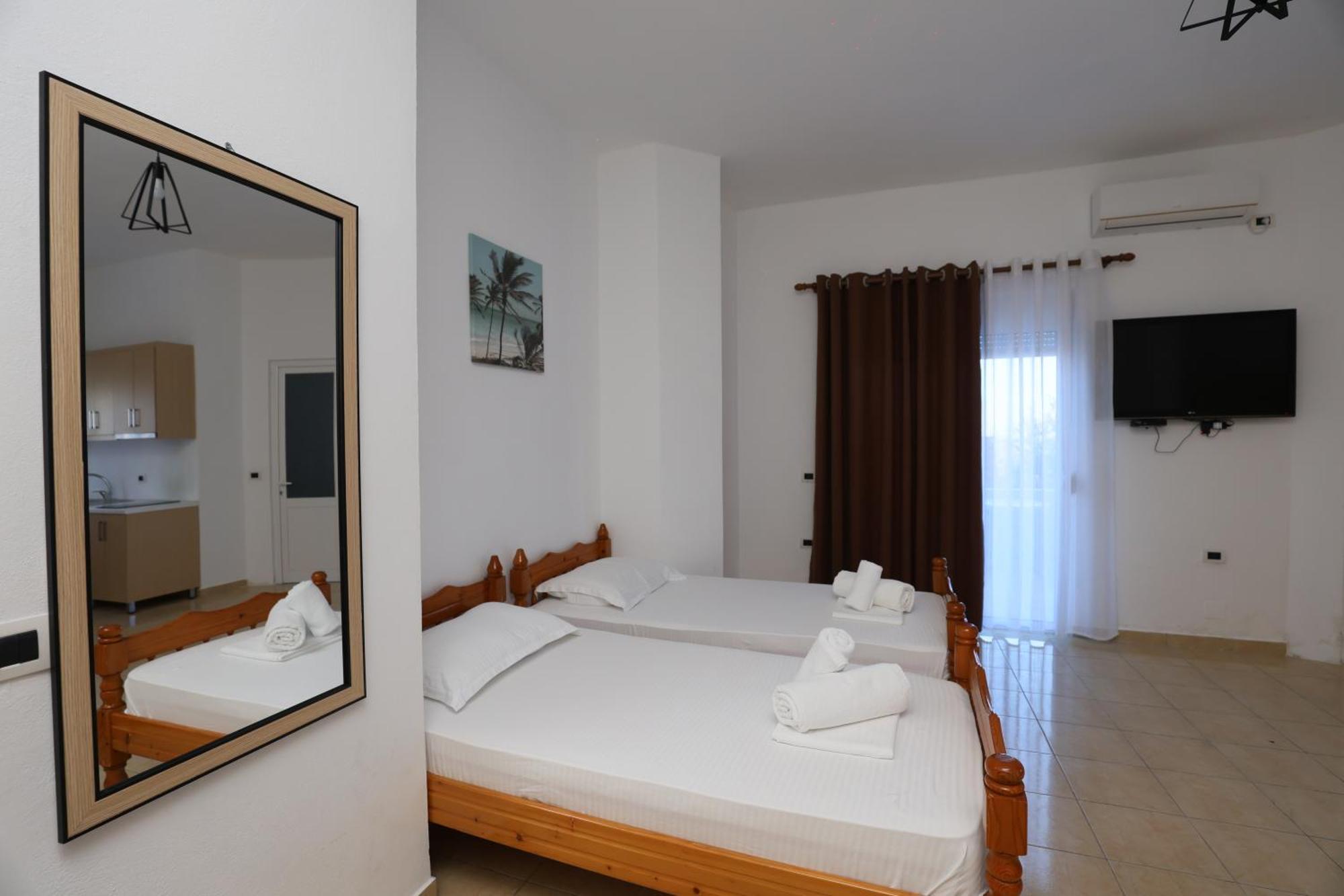 Michelle Apartments Ksamil Exteriör bild