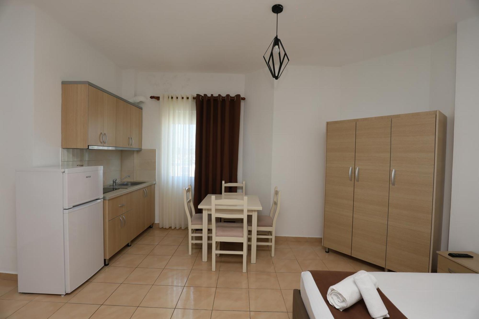 Michelle Apartments Ksamil Exteriör bild