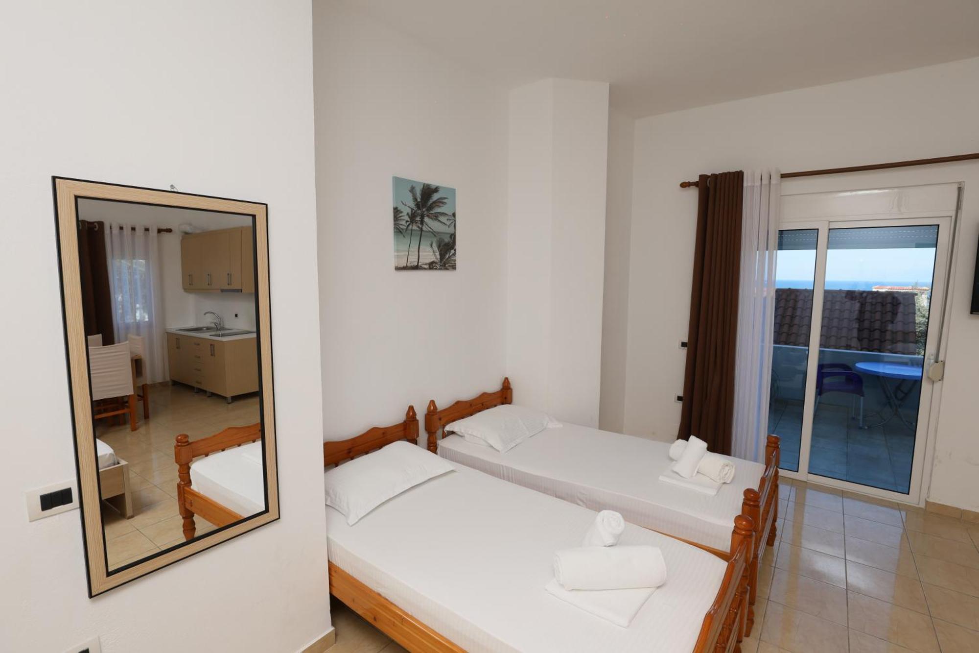 Michelle Apartments Ksamil Exteriör bild