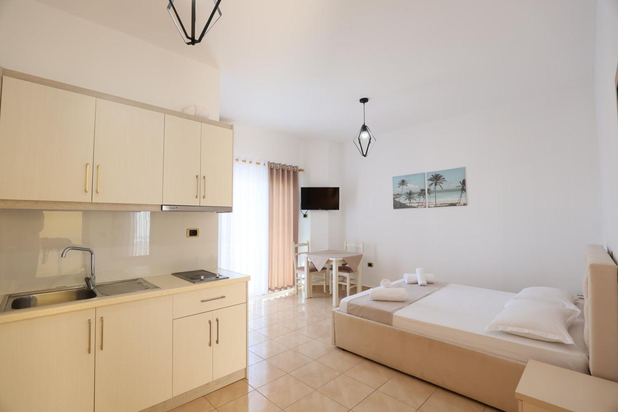 Michelle Apartments Ksamil Exteriör bild